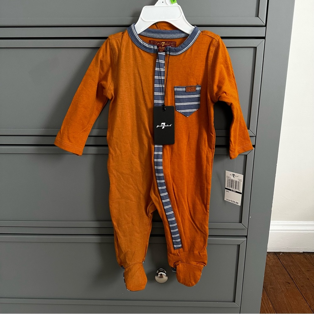NWT 7 FOR ALL MANKIND BABY ONESIE SET WITH HAT IN GINGER SIZE 0-3 MONTHS